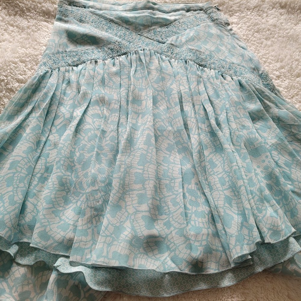 New High- Low Skirt in Silk, Size 5/6 in Mint and White